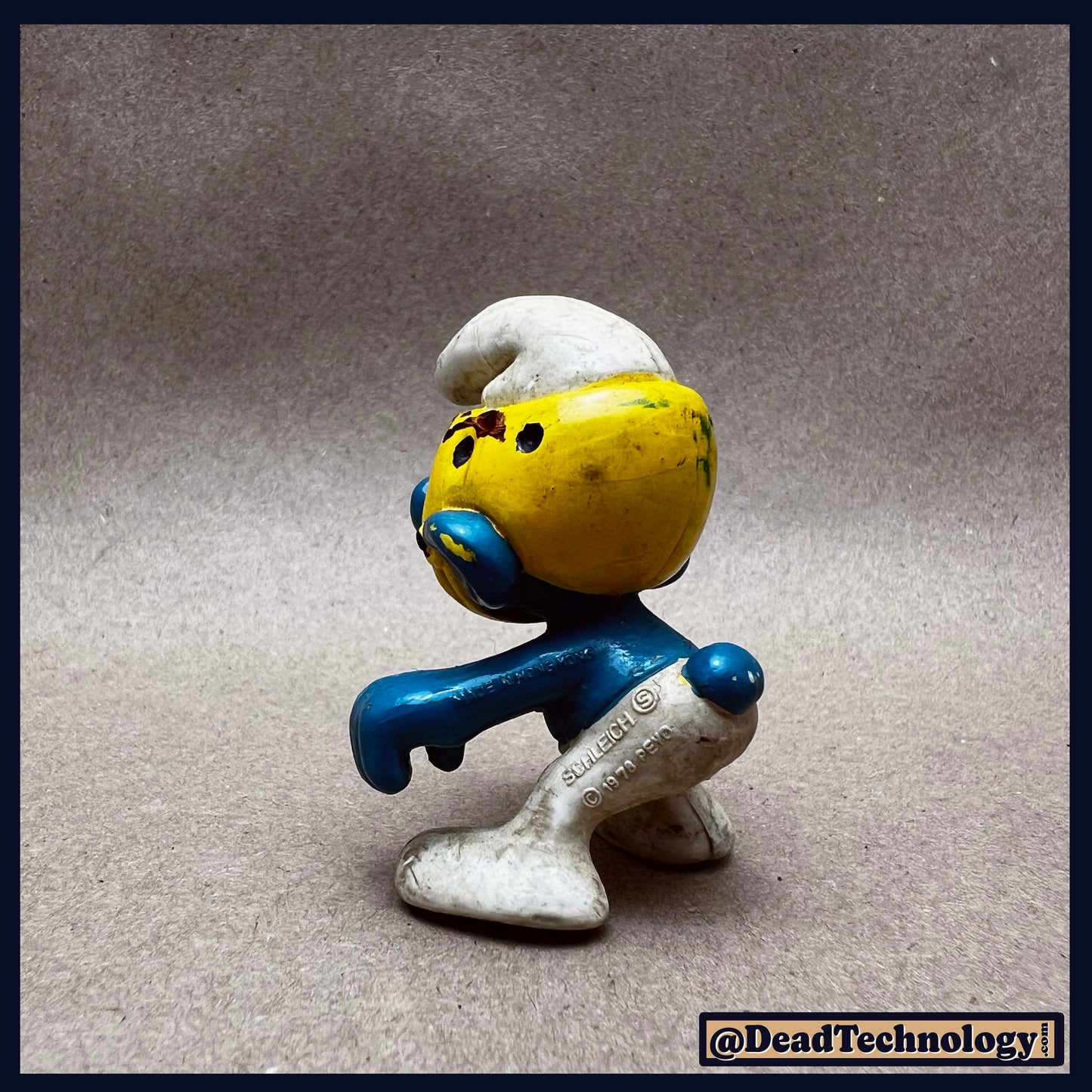 Smurfs -Yellow Wrestler- PVC Toy