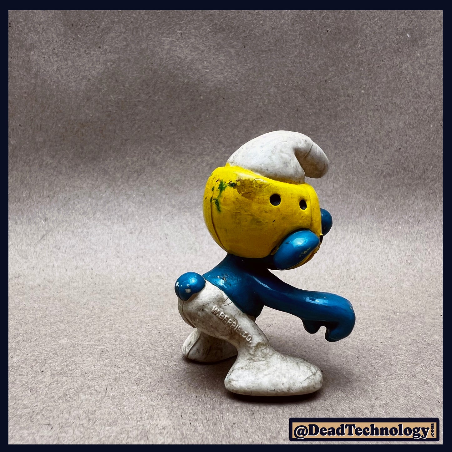 Smurfs -Yellow Wrestler- PVC Toy